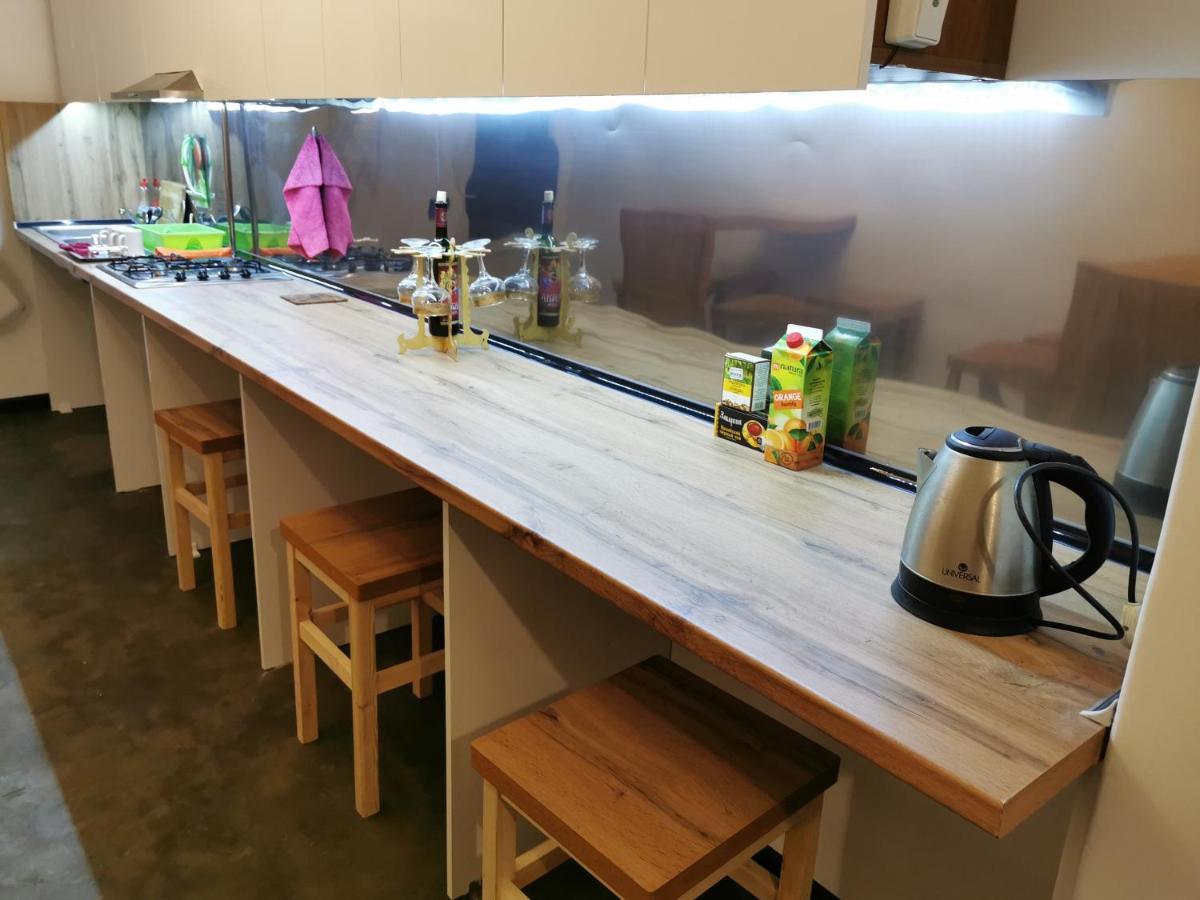 4 Friends Hostel 耶烈万 外观 照片