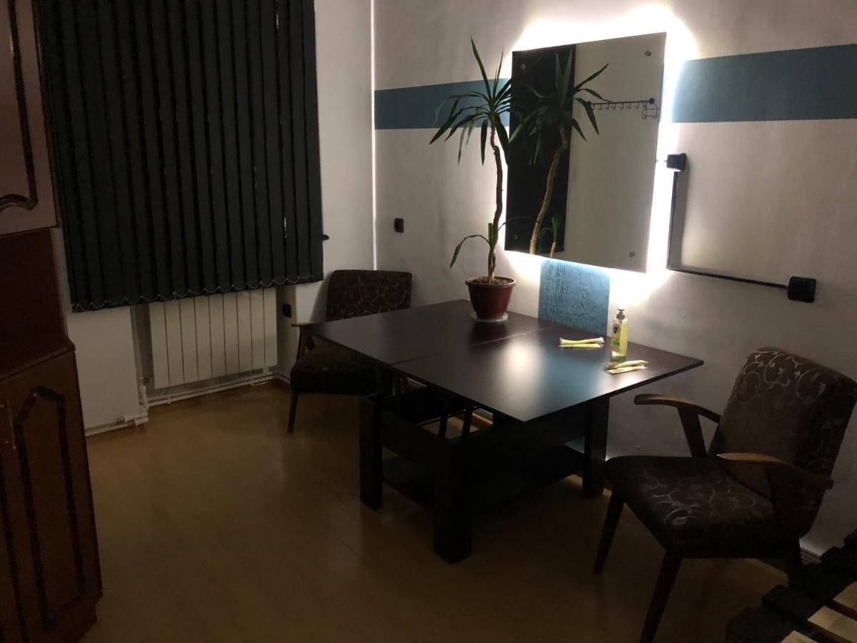 4 Friends Hostel 耶烈万 外观 照片