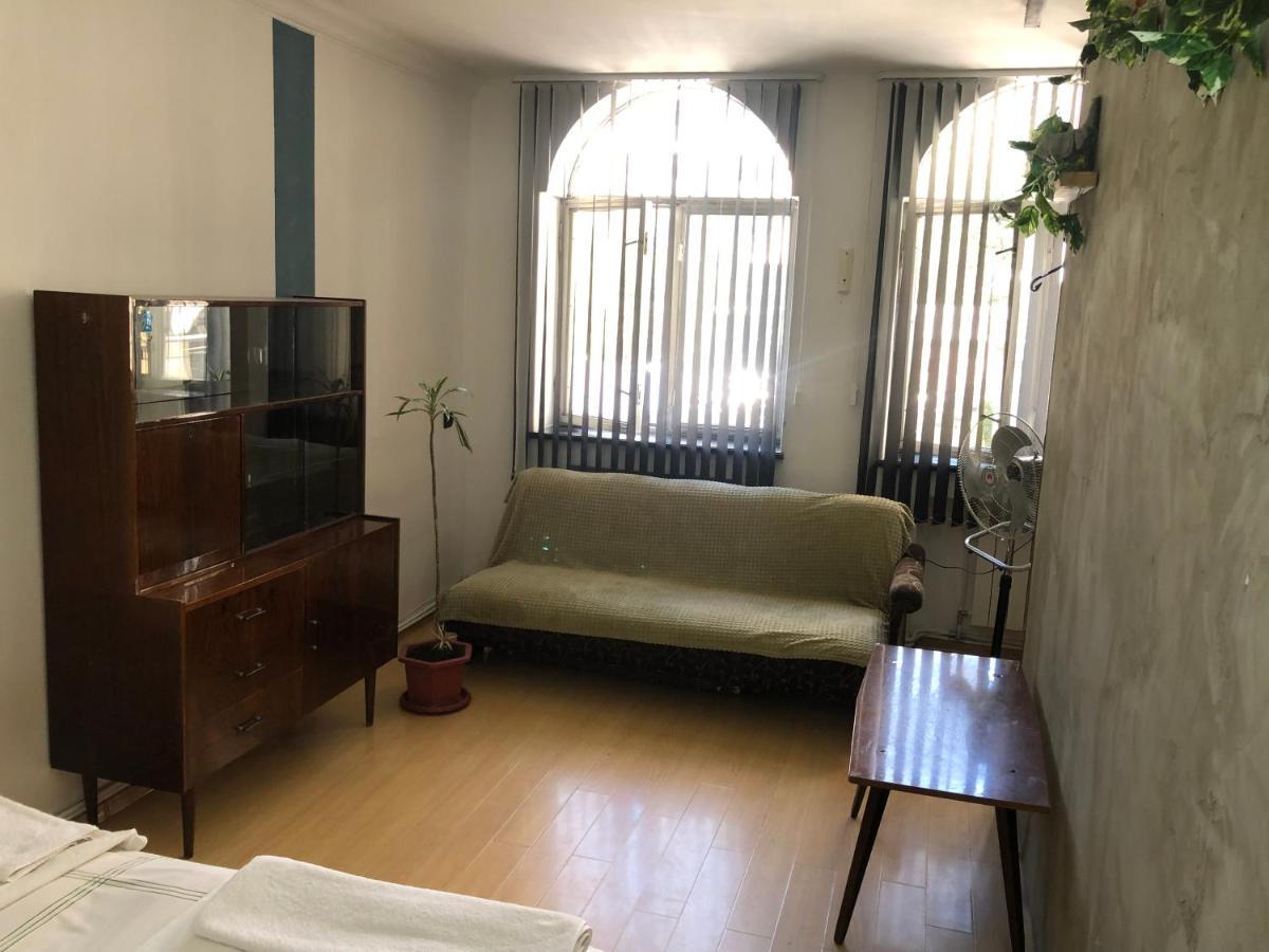 4 Friends Hostel 耶烈万 外观 照片