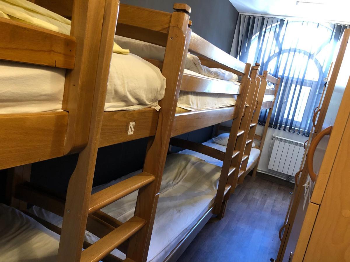 4 Friends Hostel 耶烈万 外观 照片