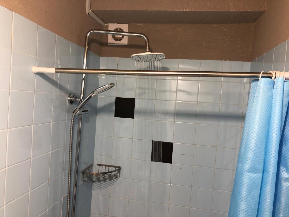 4 Friends Hostel 耶烈万 外观 照片
