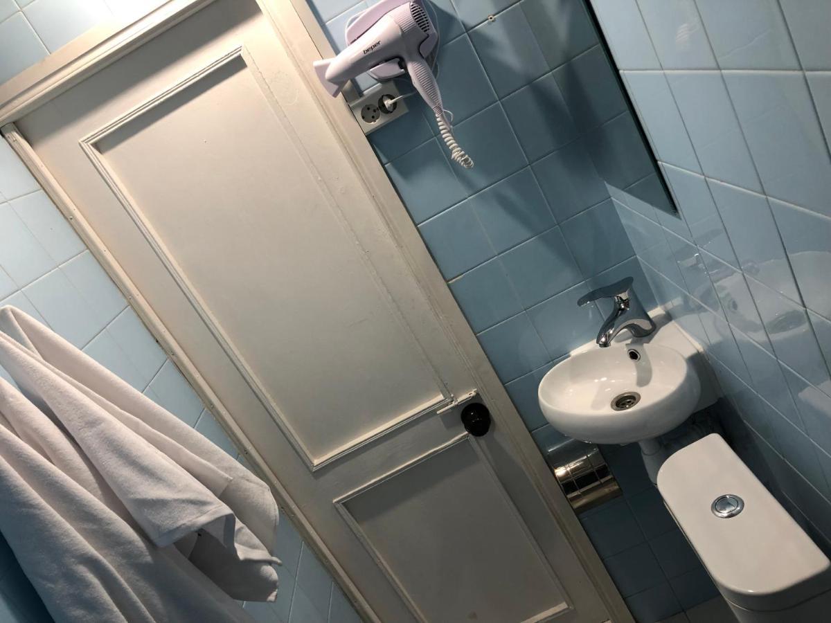4 Friends Hostel 耶烈万 外观 照片